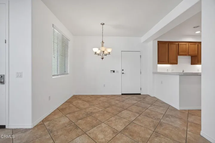 9-web-or-mls-Upmarketmedia_3800Ale-026