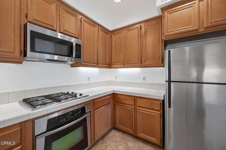 13-web-or-mls-Upmarketmedia_3800Ale-038