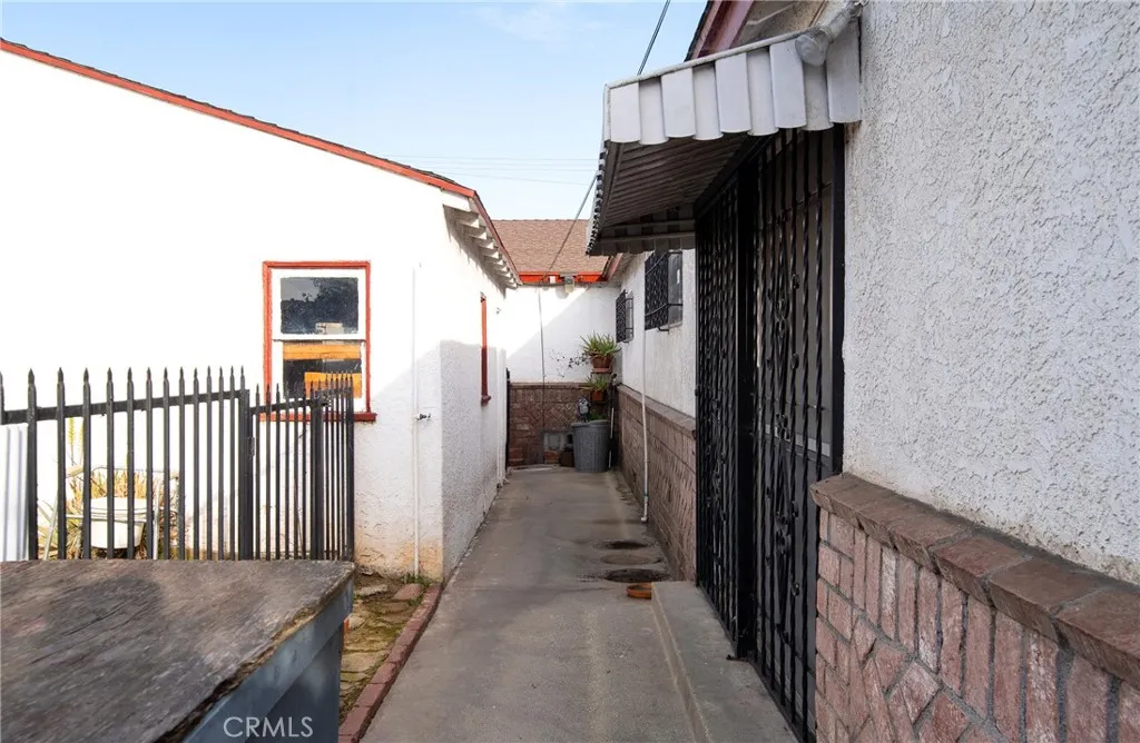 1805 N Central, Los Angeles, California 90059 home-pic-39