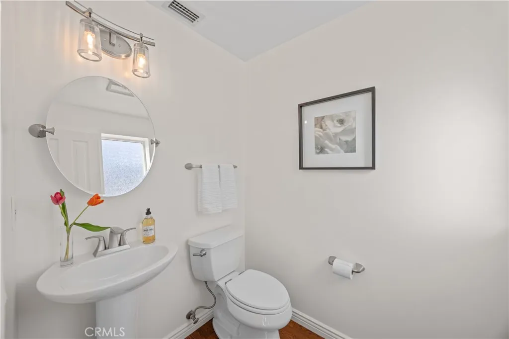 1406 W Valleyheart, Burbank, California 91506 home-pic-40