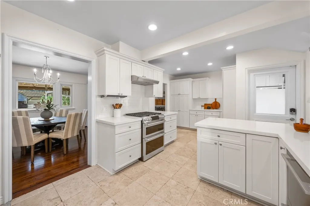 1406 W Valleyheart, Burbank, California 91506 home-pic-12