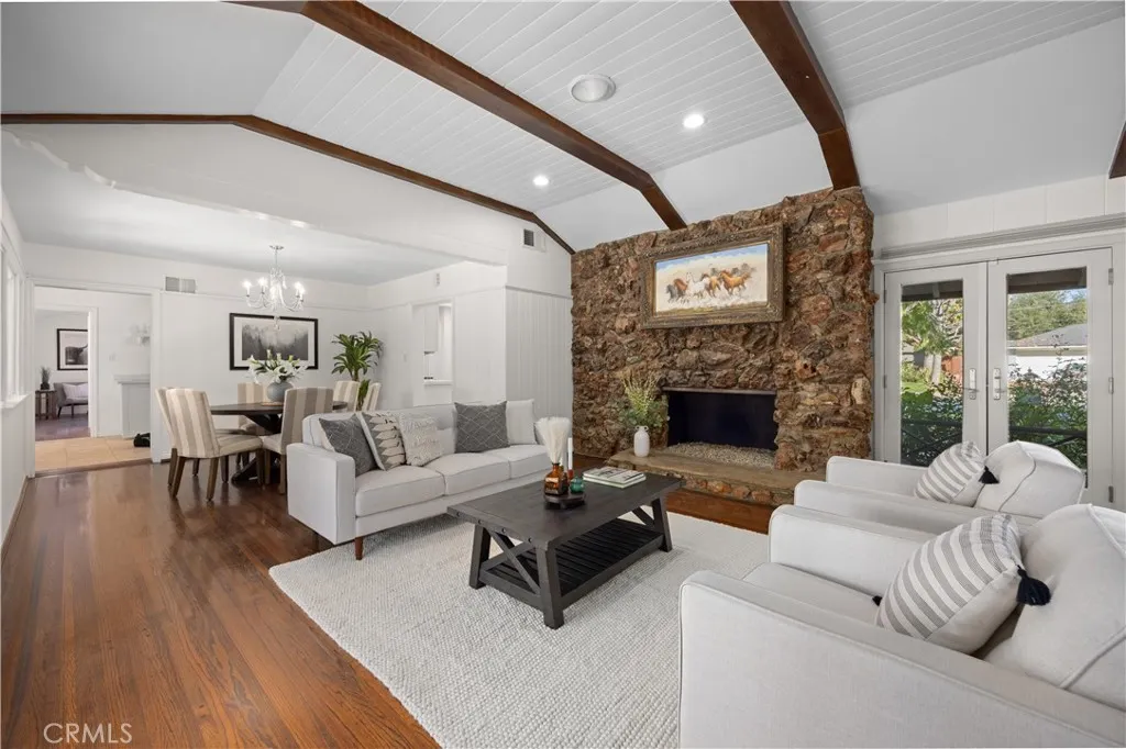 1406 W Valleyheart, Burbank, California 91506 home-pic-6