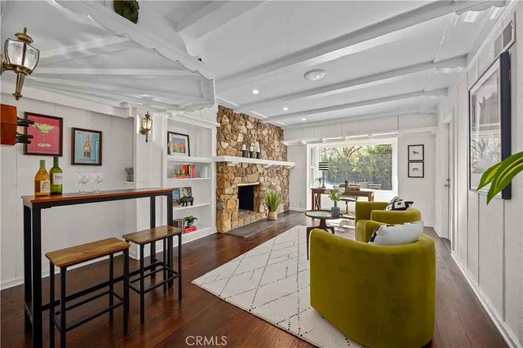 1406 W Valleyheart, Burbank, California 91506 home-pic-19