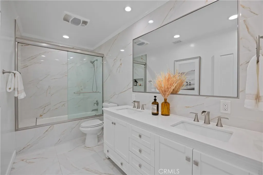 1406 W Valleyheart, Burbank, California 91506 home-pic-32