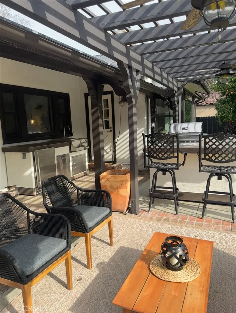 1406 W Valleyheart, Burbank, California 91506 home-pic-45