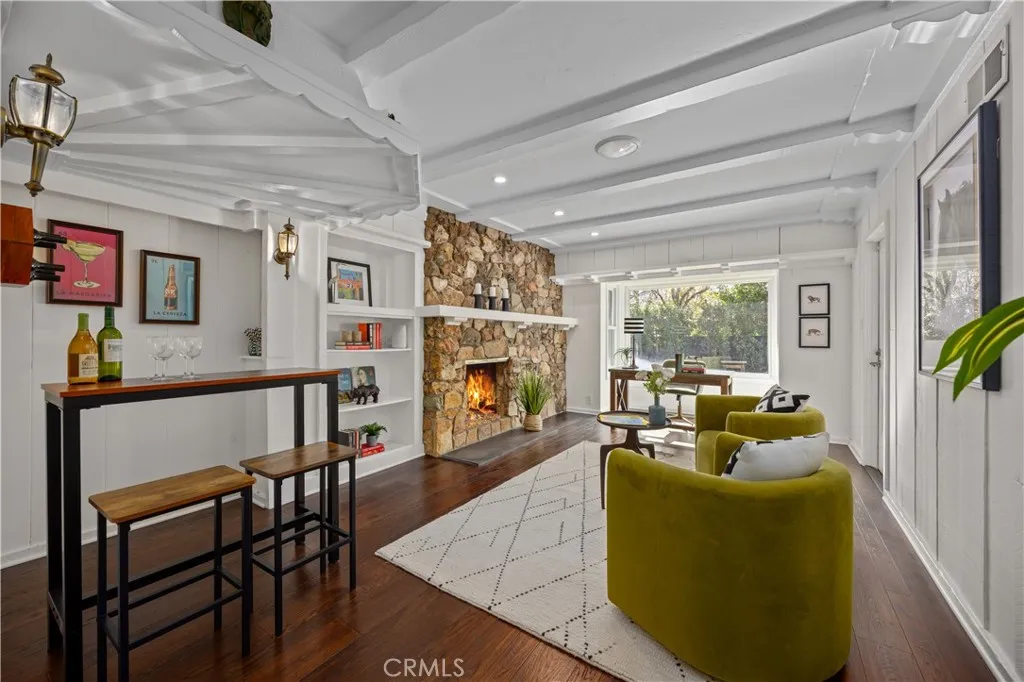1406 W Valleyheart, Burbank, California 91506 home-pic-18