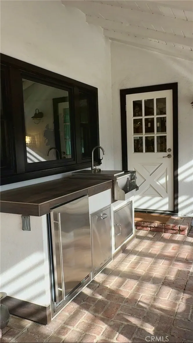 1406 W Valleyheart, Burbank, California 91506 home-pic-43