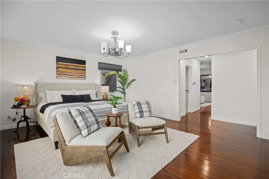 1406 W Valleyheart, Burbank, California 91506 home-pic-24