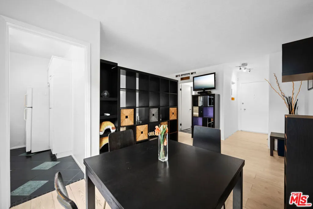 960 Larrabee Street 116, West Hollywood, California 90069 home-pic-16