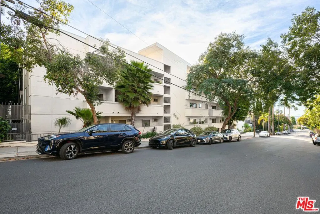 960 Larrabee Street 116, West Hollywood, California 90069 home-pic-29