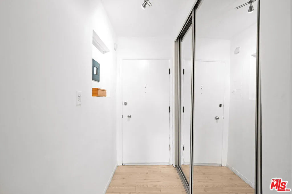960 Larrabee Street 116, West Hollywood, California 90069 home-pic-12