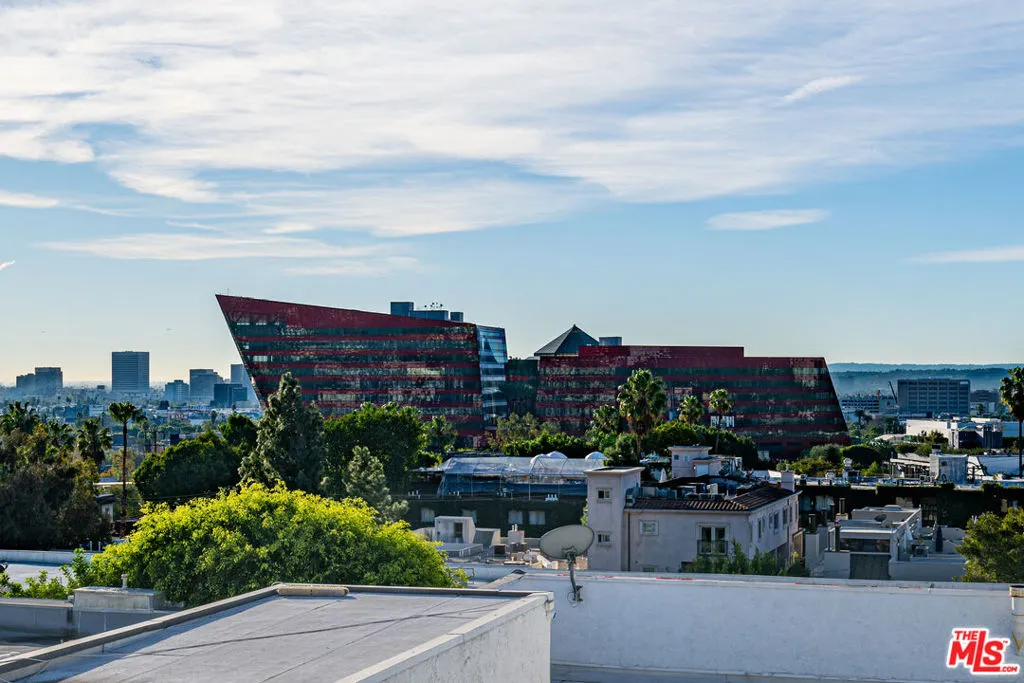 960 Larrabee Street 116, West Hollywood, California 90069 home-pic-28