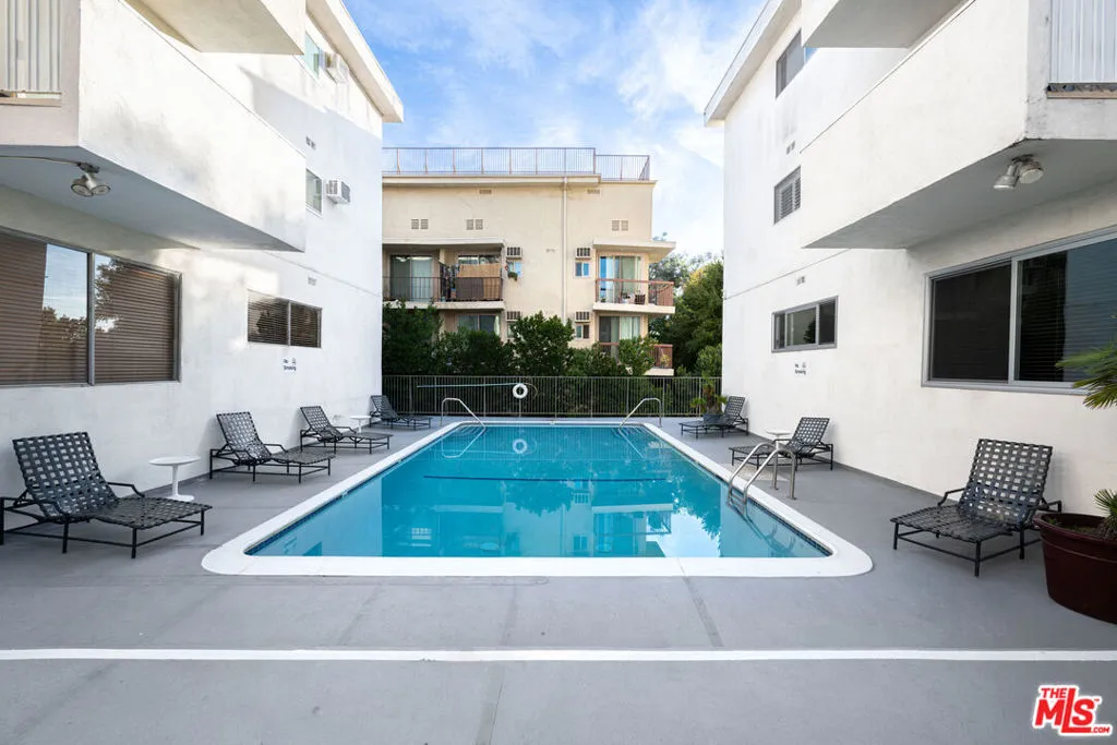 960 Larrabee Street 116, West Hollywood, California 90069 home-pic-9