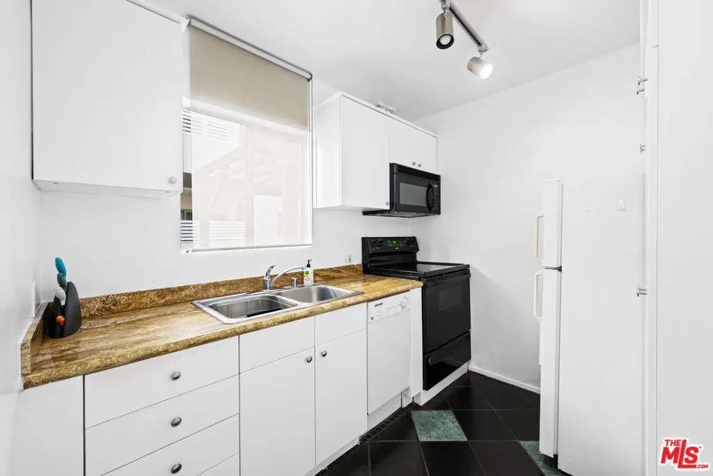 960 Larrabee Street 116, West Hollywood, California 90069 home-pic-18