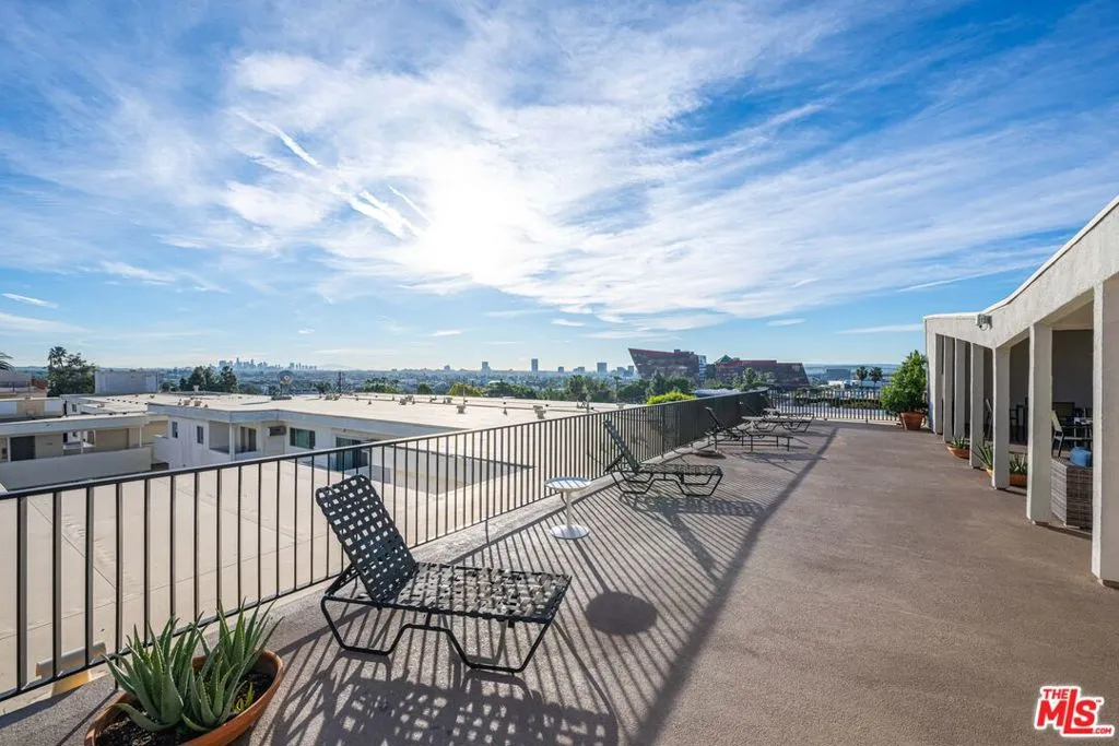 960 Larrabee Street 116, West Hollywood, California 90069 home-pic-26