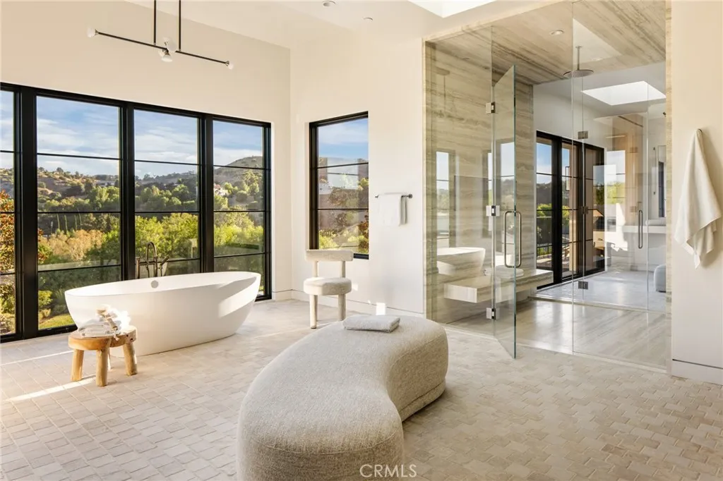 24050 Hidden Ridge Road, Hidden Hills, California 91302 home-pic-23