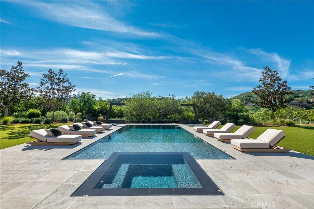 24050 Hidden Ridge Road, Hidden Hills, California 91302 home-pic-38