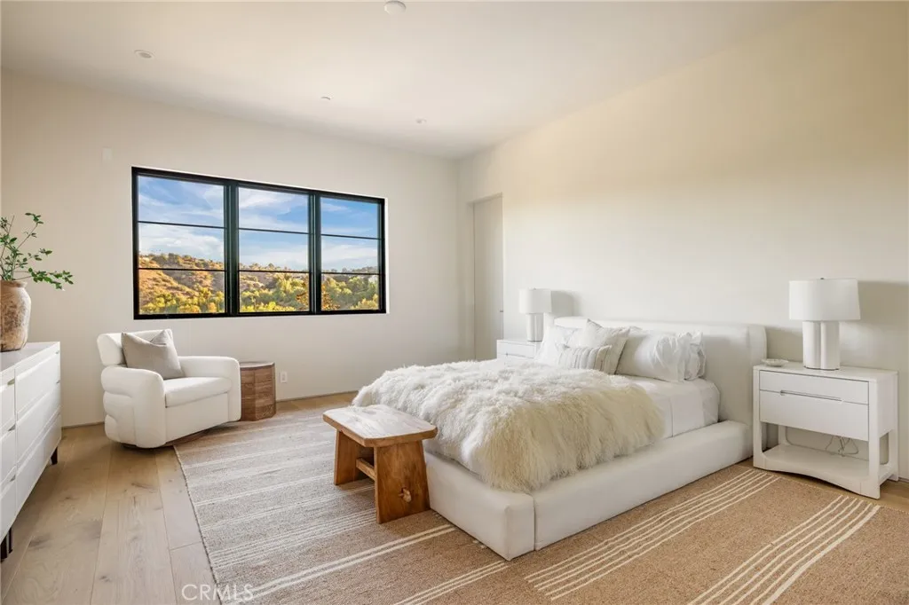 24050 Hidden Ridge Road, Hidden Hills, California 91302 home-pic-27