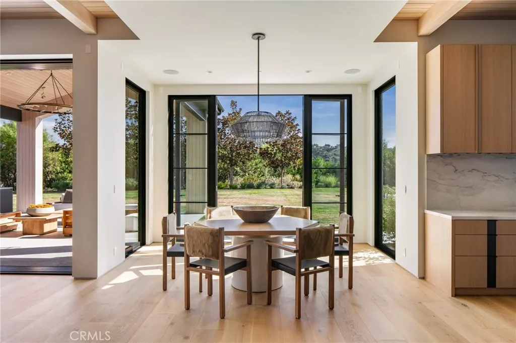 24050 Hidden Ridge Road, Hidden Hills, California 91302 home-pic-11