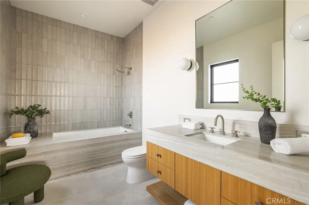 24050 Hidden Ridge Road, Hidden Hills, California 91302 home-pic-28