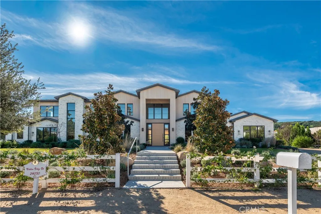 24050 Hidden Ridge Road, Hidden Hills, California 91302 home-pic-2