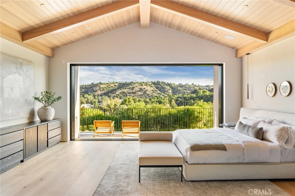 24050 Hidden Ridge Road, Hidden Hills, California 91302 home-pic-22