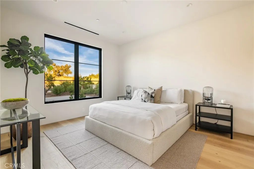 24050 Hidden Ridge Road, Hidden Hills, California 91302 home-pic-31