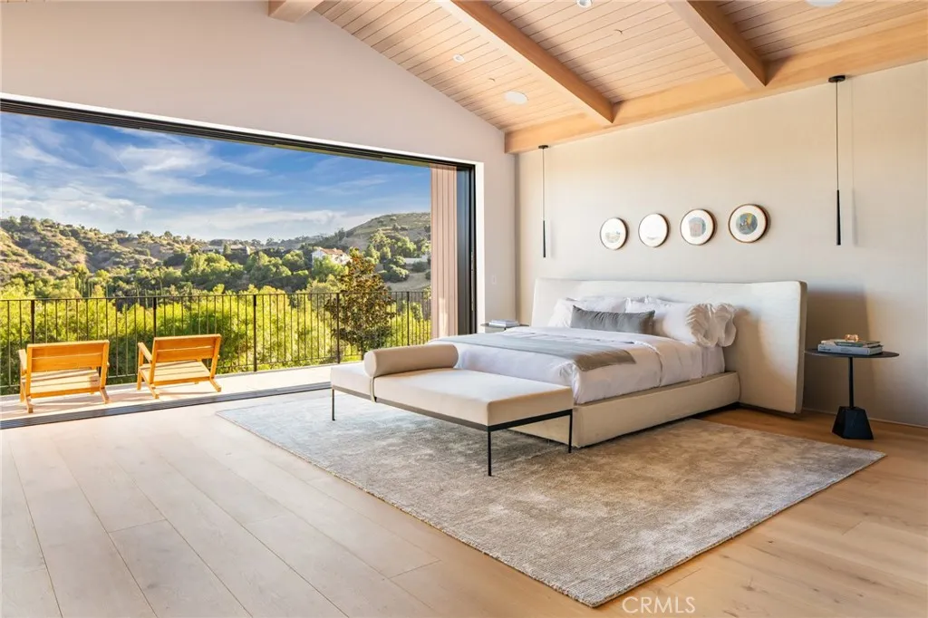 24050 Hidden Ridge Road, Hidden Hills, California 91302 home-pic-21