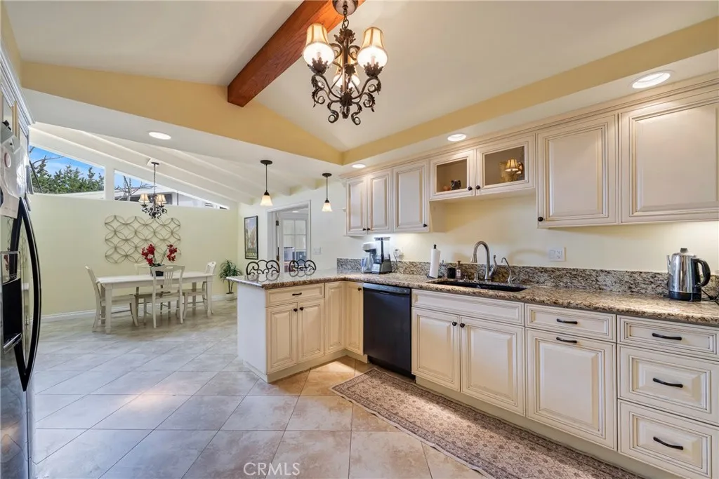 2500 Santa Ysabel, Fullerton, California 92831 home-pic-11
