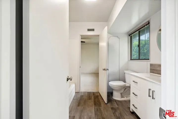 Jack & Jill Bath