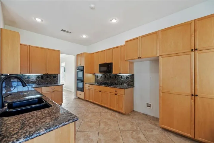 21-Kitchen