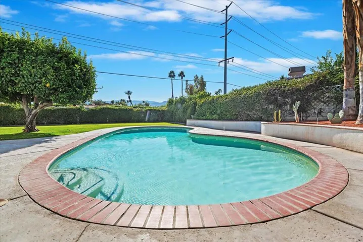 55-Pool