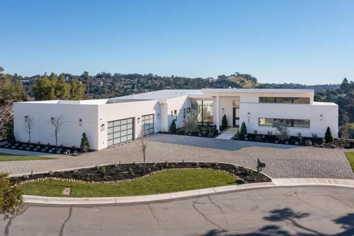 45 Calaveras Court, Hillsborough, California 94010