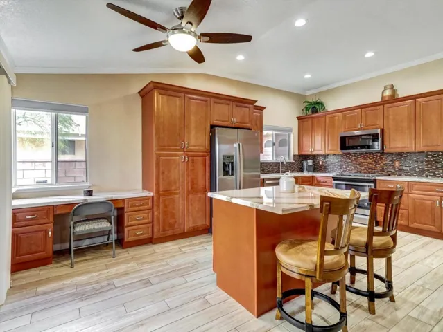 13-9187 Oakmount Blvd-13