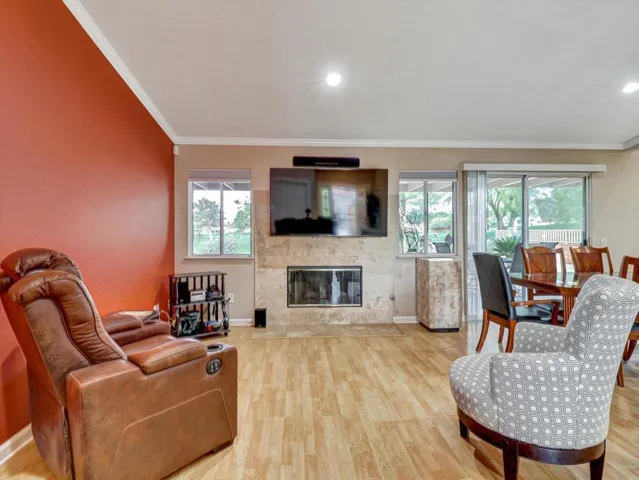 05-9187 Oakmount Blvd-5