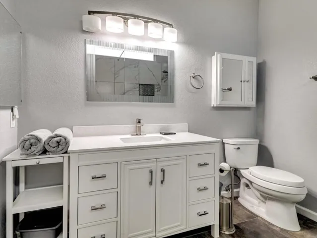 30-9187 Oakmount Blvd-30