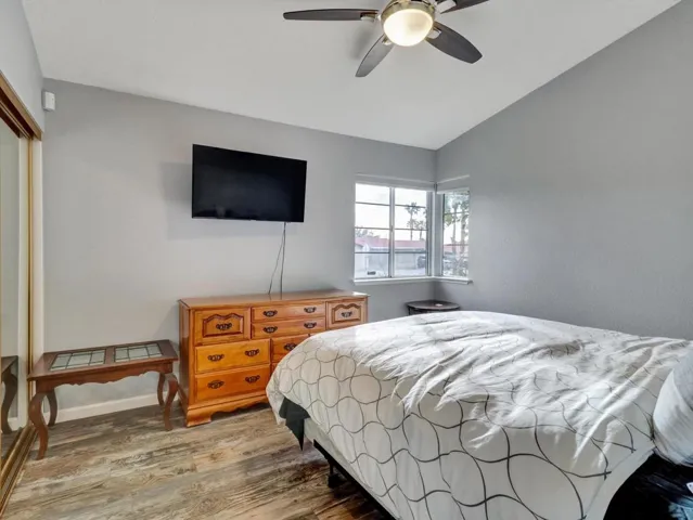 34-9187 Oakmount Blvd-34