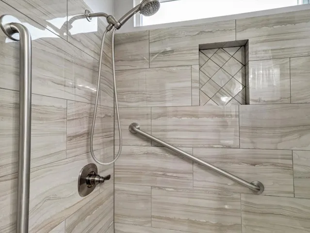 38-9187 Oakmount Blvd-38