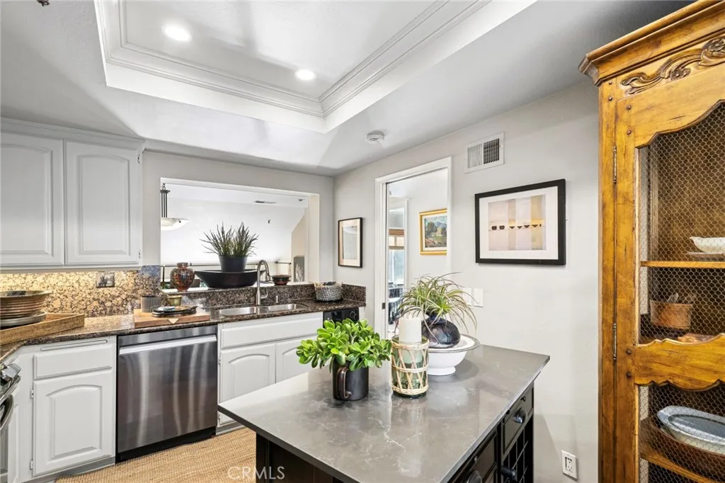 Seemless entertaining with the pass-through window to the dining area
