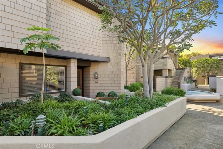 This angle shows the kitchen window and the large planter outside it that offers nice green views from the kitchen.