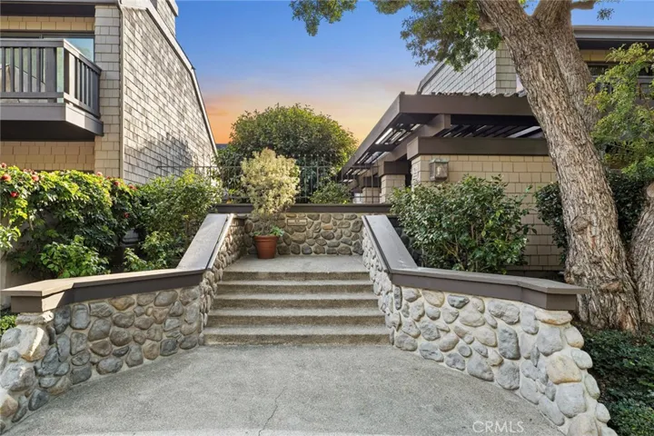 Guest entrance to Pedestrian gate