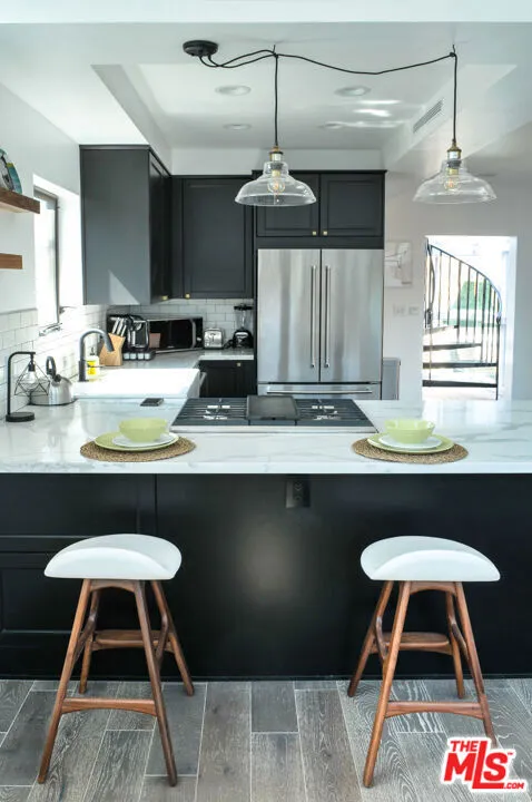 715 N El Centro Avenue, Los Angeles, California 90038 home-pic-3