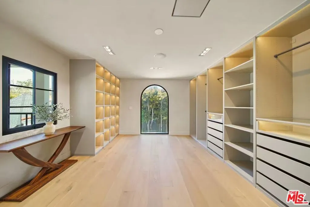 180 S Vista Street, Los Angeles, California 90036 home-pic-25