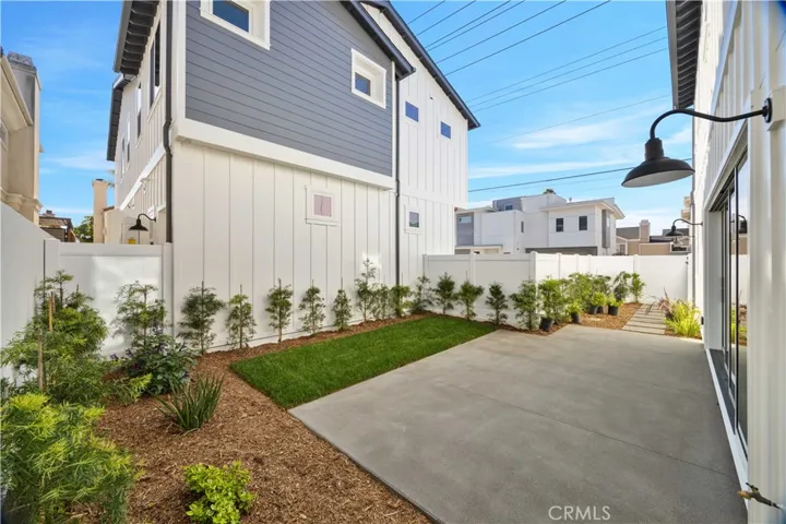 2100 Harriman Lane, Redondo Beach, California 90278