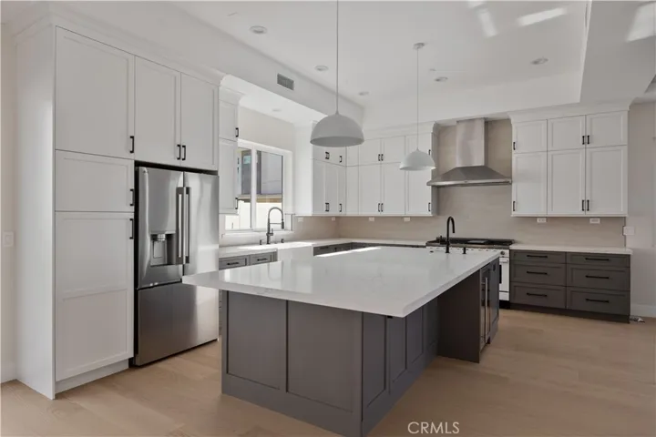 2100 Harriman Lane, Redondo Beach, California 90278