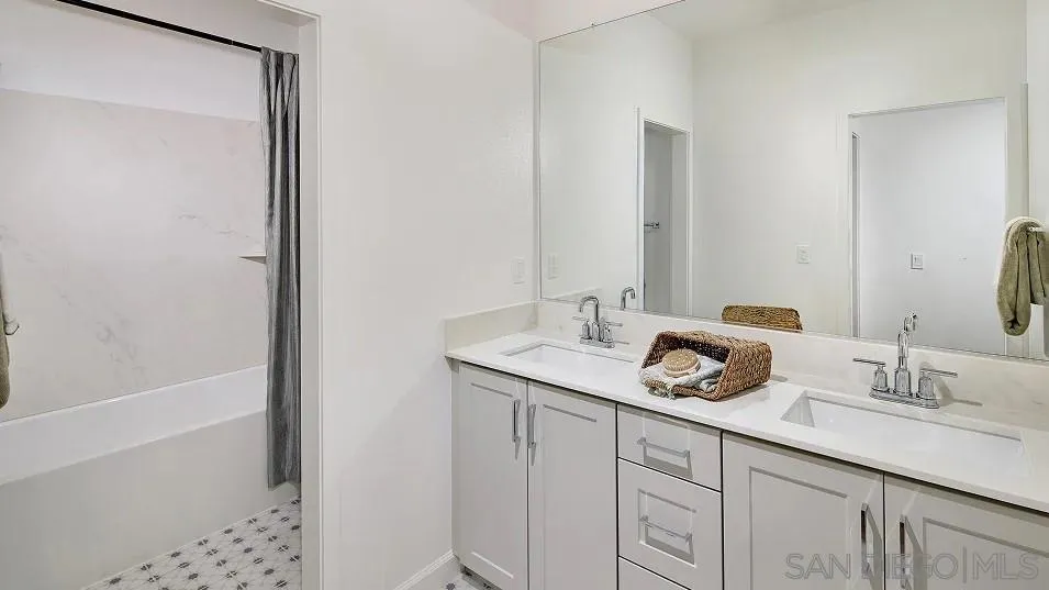 120 Alethea Way, Oceanside, California 92057 home-pic-10