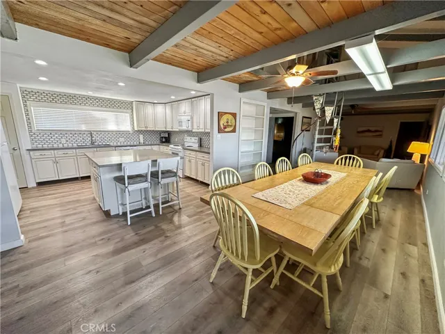 Kitchen & Dining Area