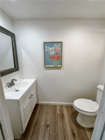 1/2 Bathroom
