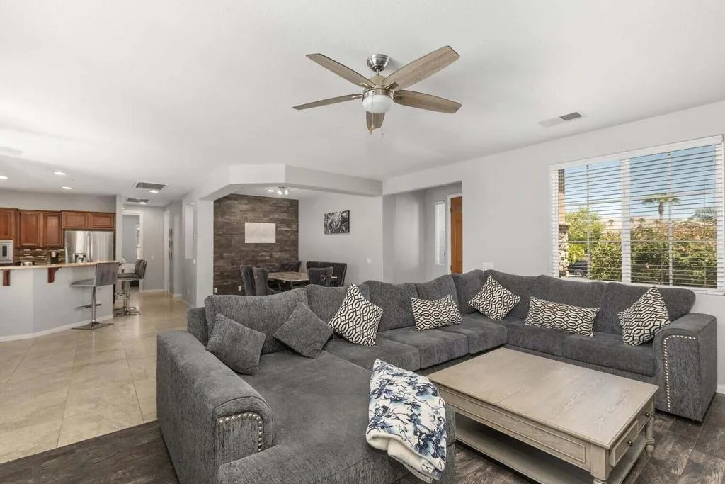 83631 Himilaya Drive, Indio, California 92203 home-pic-10