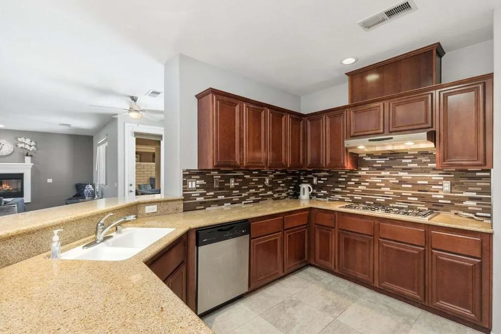 83631 Himilaya Drive, Indio, California 92203 home-pic-17